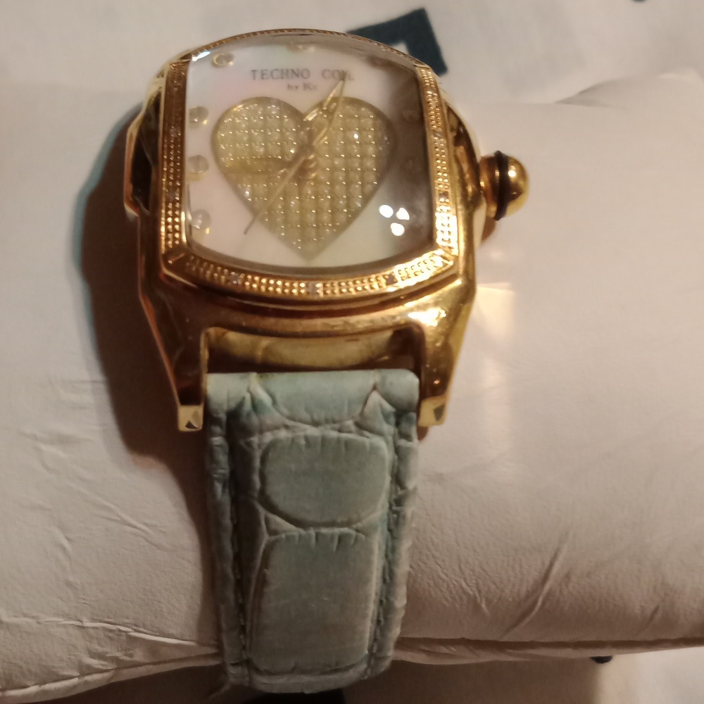 Techno Com By Kc Diamond Heart Watch! - image 2